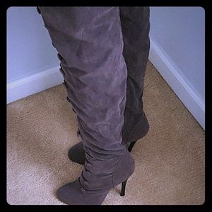EUC. Over knee Grey Boots