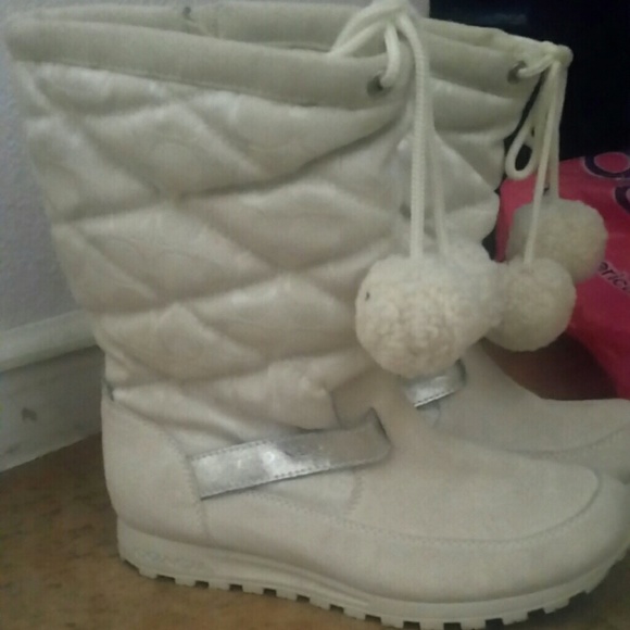 Authentic bran new coach snow boots