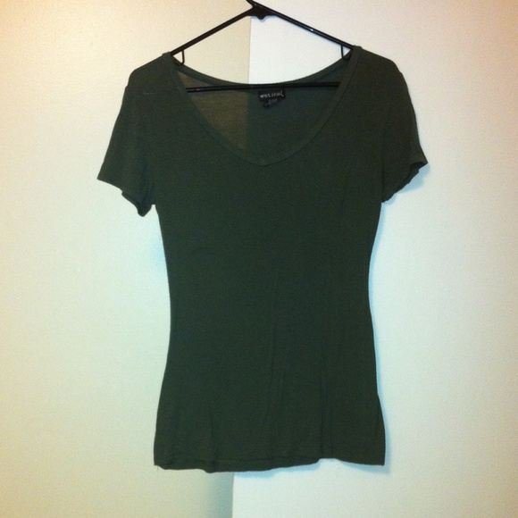 Wet seal v-neck tee - Picture 1 of 2