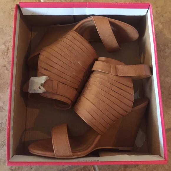 Tan Wedges