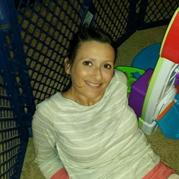 Meet your Posher, Jeanne - Picture 3 of 3