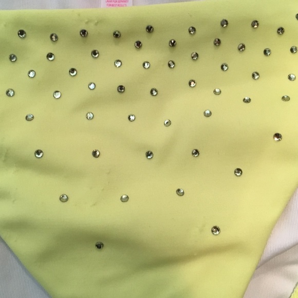 Victoria secret bikini - Picture 2 of 3