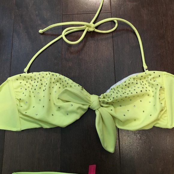 Victoria secret bikini - Picture 3 of 3