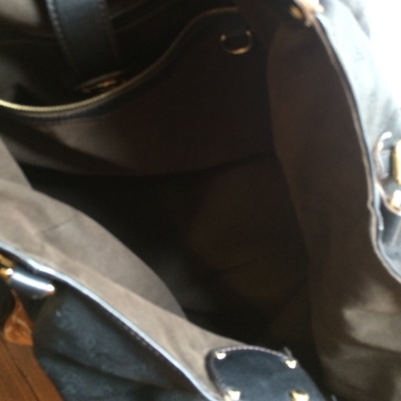 ❤️❤️SOLD❤️❤️❤️Authentic LV Mahina bag. - Picture 4 of 4