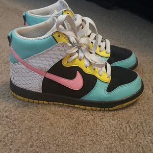 Almost brand new nike High tops