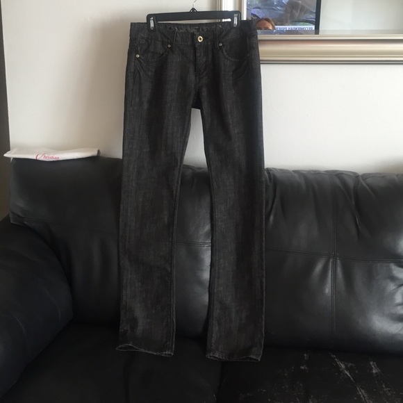 Divine right of denim jeans color fade black