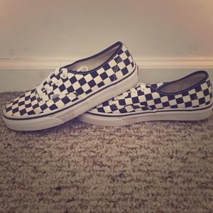 Vans (checkerboard)