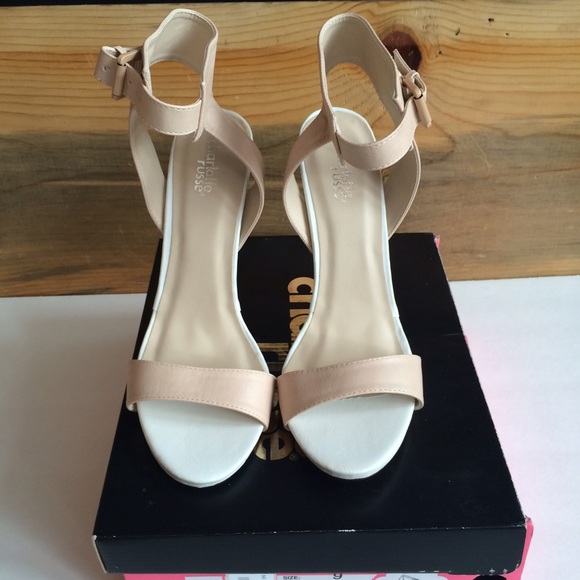 NIB Charlotte Russe, nude heels size 9 - Picture 2 of 3