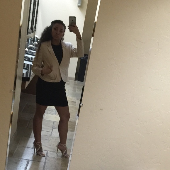 Meet your Posher, Jennifer - Picture 2 of 2