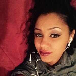 Meet your Posher, Domonique