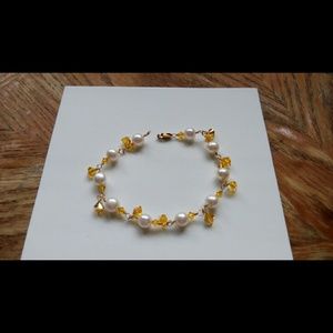Freshwater Pearl Bracelet with Swarovski Crystals