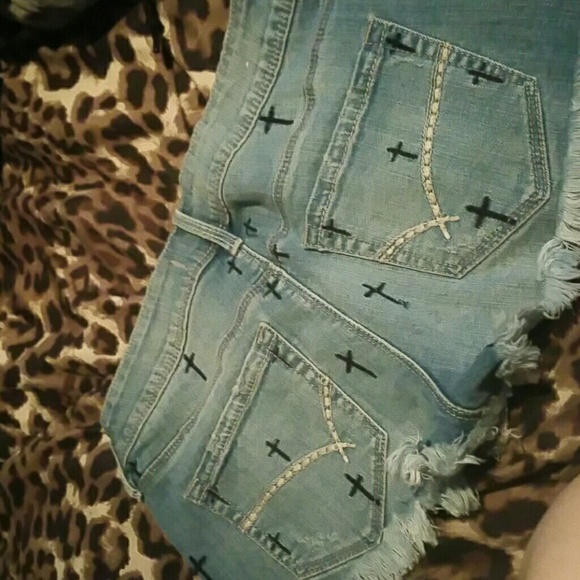 Shorts - Picture 4 of 4