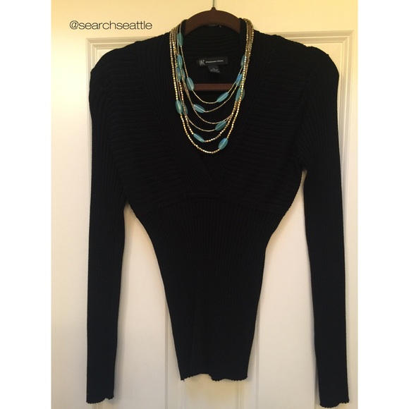 Black Long Sleeve V Neck Fitted Sweater {XL}