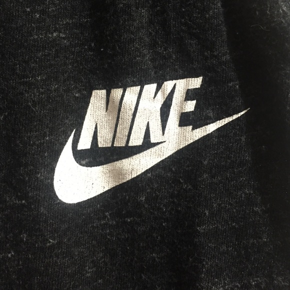-SOLD- Nike Gym Vintage Capris - Picture 3 of 4