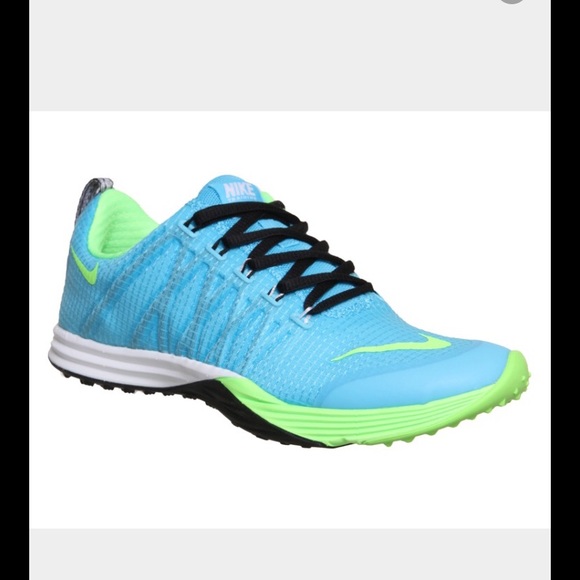 Nike Shoes - Nike women lunar cross element