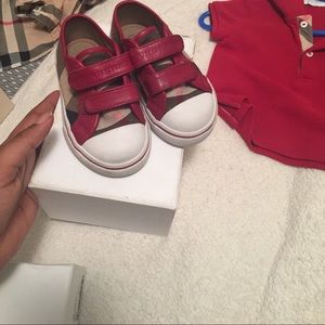Burberry sneakers size euro 23