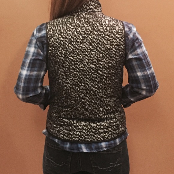 ๐จ HERRINGBONE VEST ๐จ SOLD OUT - Picture 3 of 3