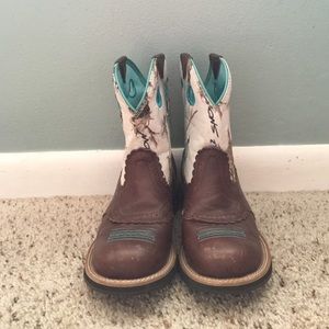 Ariat cowgirl boots