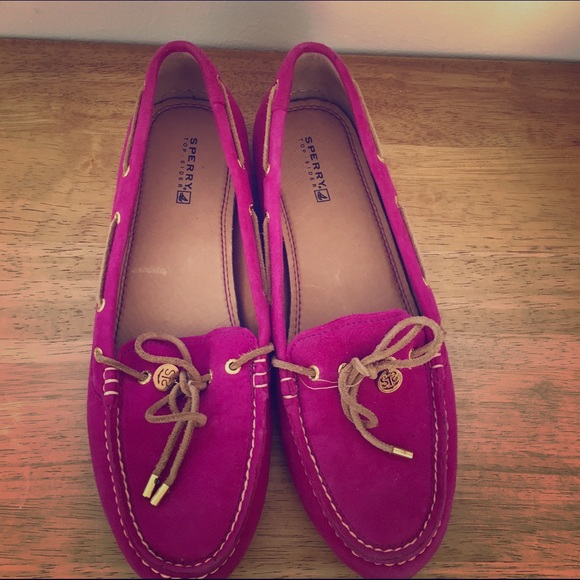 Sperry top sider fuschia suede loafers! NEW!