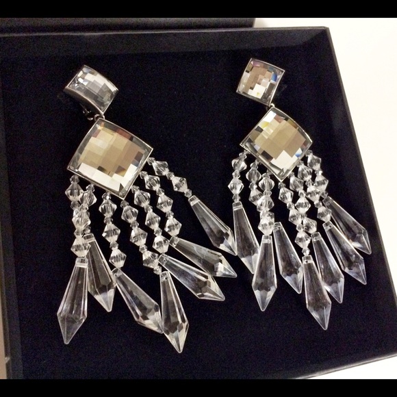 ❌SOLD❌ Balmain H&M Chandelier Crystal Earrings - Picture 3 of 4