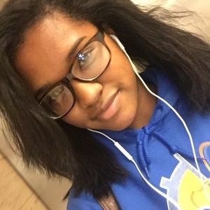 Meet your Posher, Jasmine