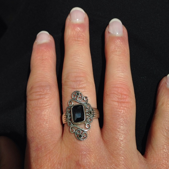 Sterling ring - Picture 2 of 2