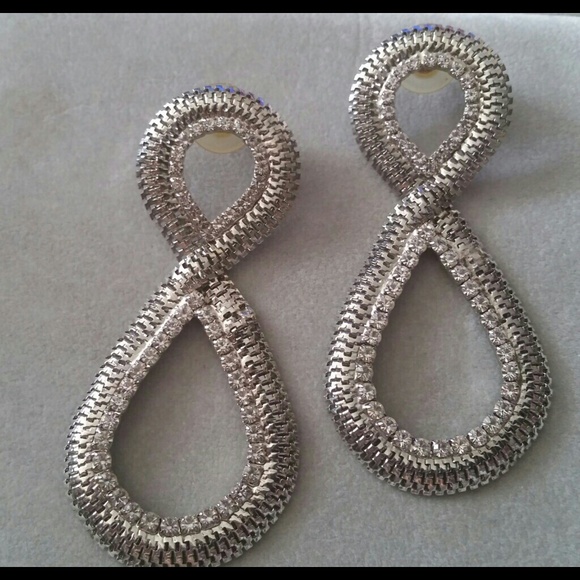 SILVERTONE CRYSTAL CRISCROSS DANGLE STATEMENT EARRINGS 3-1/4"DROP EUC