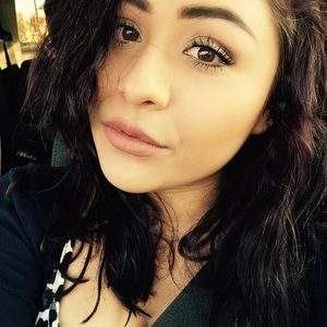 Meet your Posher, Grezia