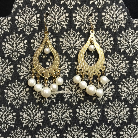 Gold pear fashion earrings - Picture 1 of 1