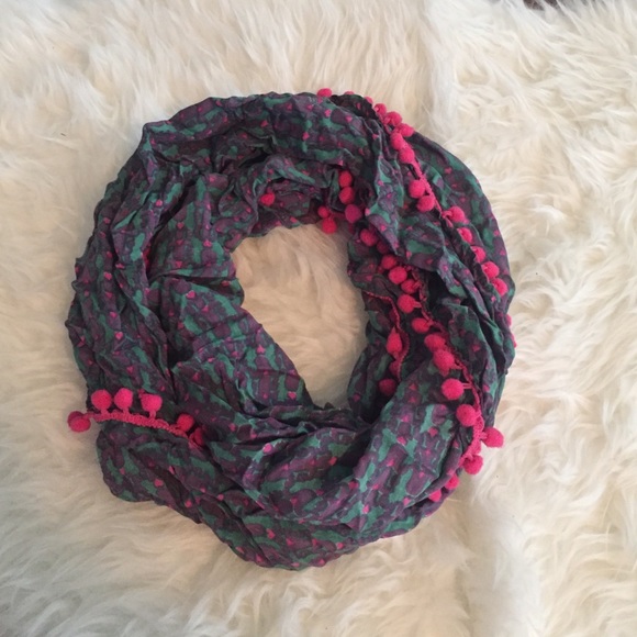 Natural life scarf