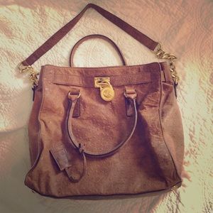 SOLD ❌❌ Michael Kors Ostrich Hamilton