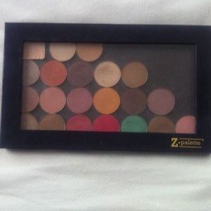 Z-palette with 20 Coastal Scents eyeshadows