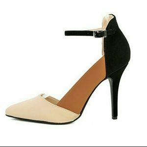 Anne Michelle Tri Tone Pumps