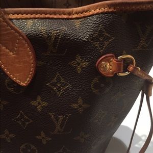 Additional pic of LV never full