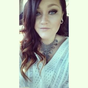 Meet your Posher, Jewel jay