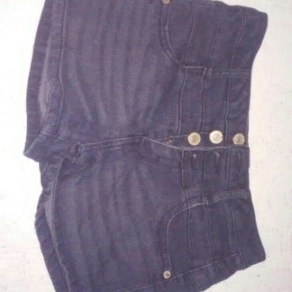 short/high waisted shorts