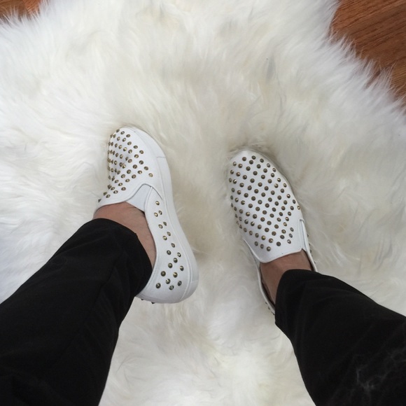 Shoes - Picture 4 of 4