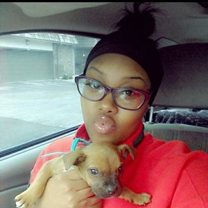 Meet your Posher, Danielle