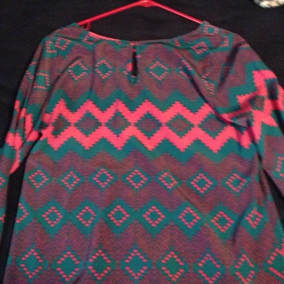 Tribal Blouse - Picture 3 of 3