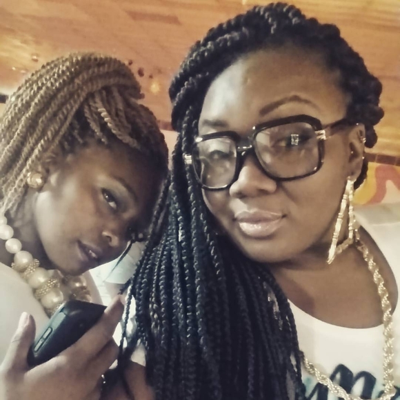 Meet your Posher, Mswooga