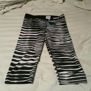 Nike pro dri Fit workout capris