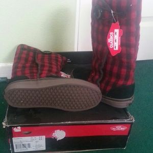Size 8.5 womens Vans boots