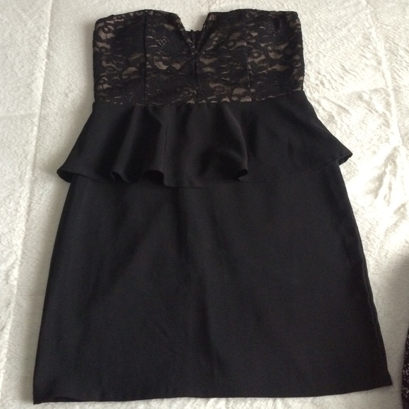 Nude, Black-laced, body con Dress