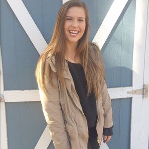 Meet your Posher, Ellie