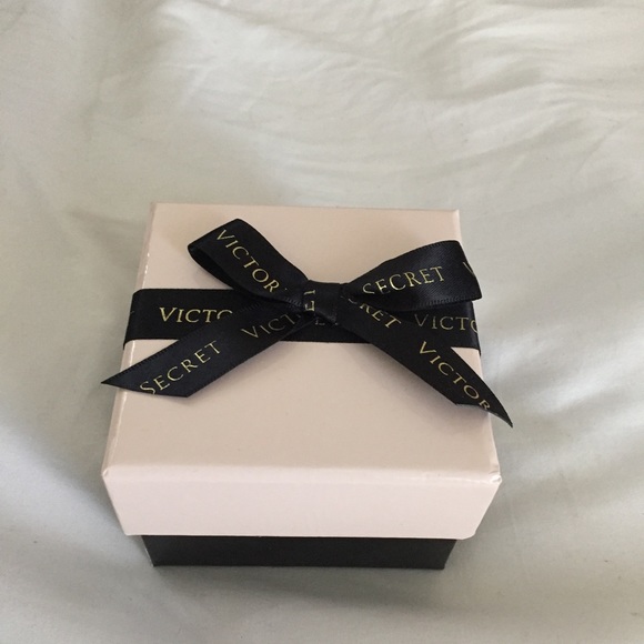 Victoria's Secret earring and braclet set