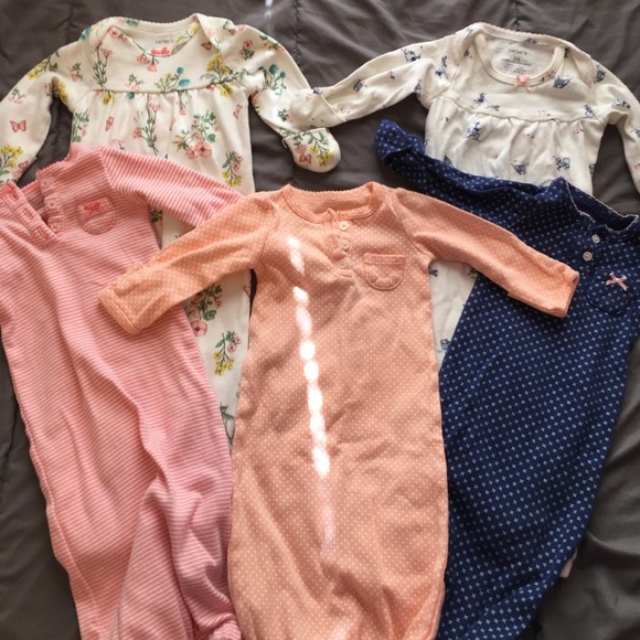 5 Carter's pj's