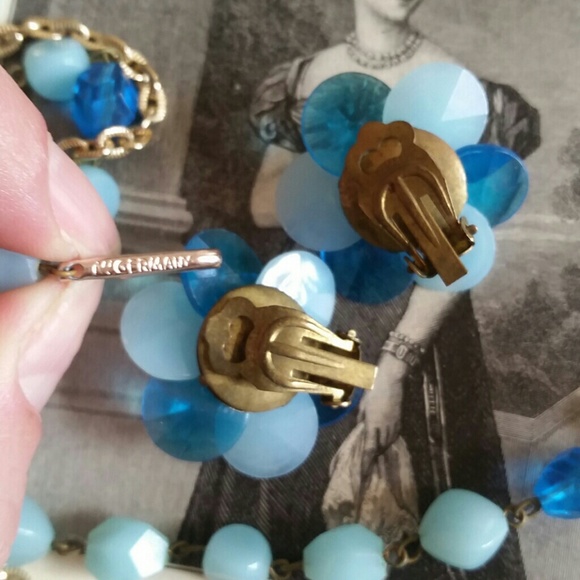 Vintage Blue celluloid necklace & earrings set - Picture 3 of 4