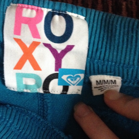 Blue Roxy capris - Picture 2 of 3