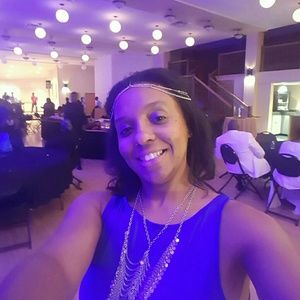 Meet your Posher, Derrell