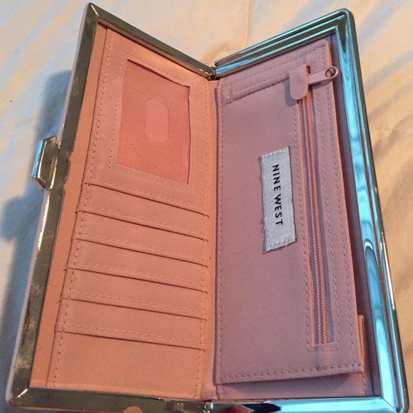 Pretty Pink Wallet - Picture 2 of 4